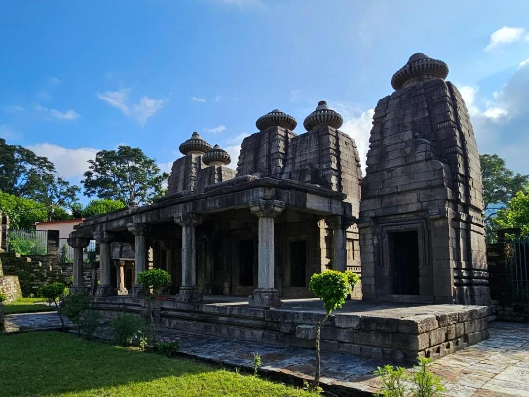 Katyuri Kings Divine Stay- Babaji'S Cave Dwarahat Luaran gambar